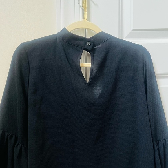 Gorgeous like new black blouse size small by Harve Benard - Picture 3 of 7